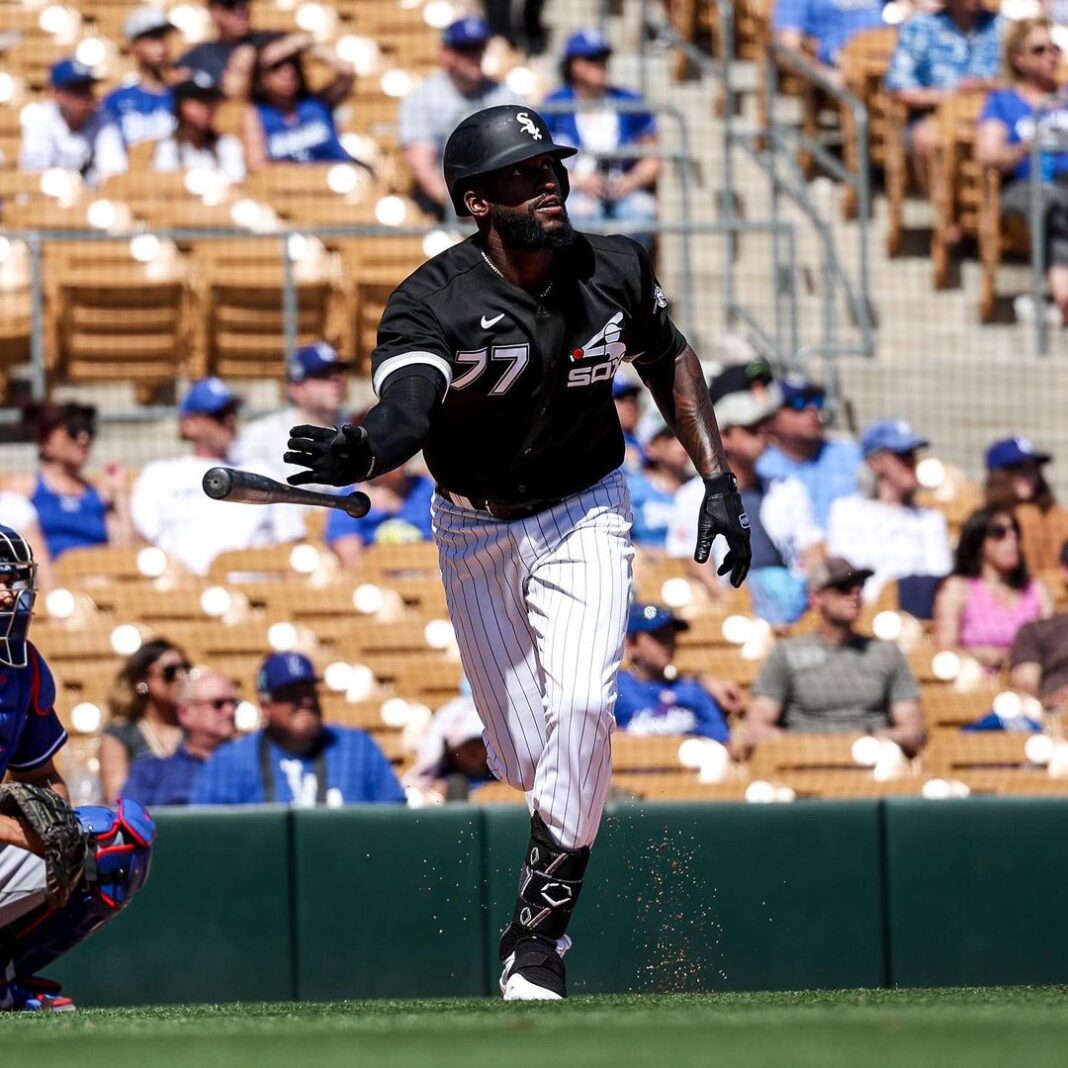 what’s-up-with-the-white-sox-right-fielder-situation?