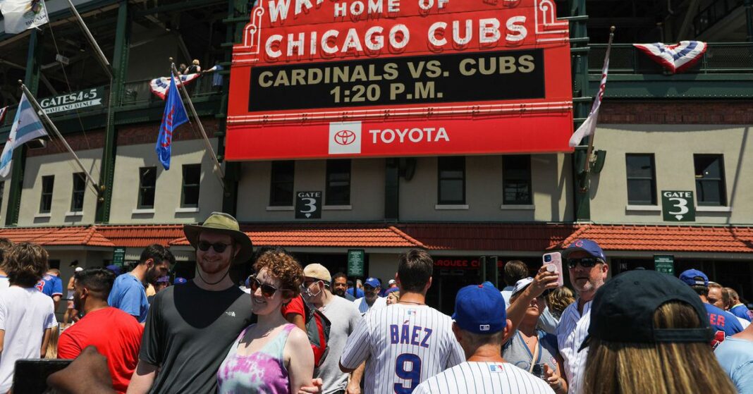 what-to-eat-at-wrigley-field,-home-of-the-chicago-cubs