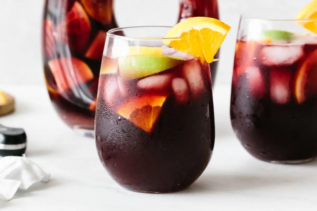 best-bars-for-a-pitcher-of-sangria-in-chicago
