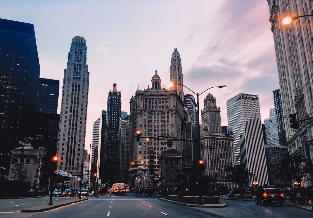5-ways-groups-can-travel-in-chicago