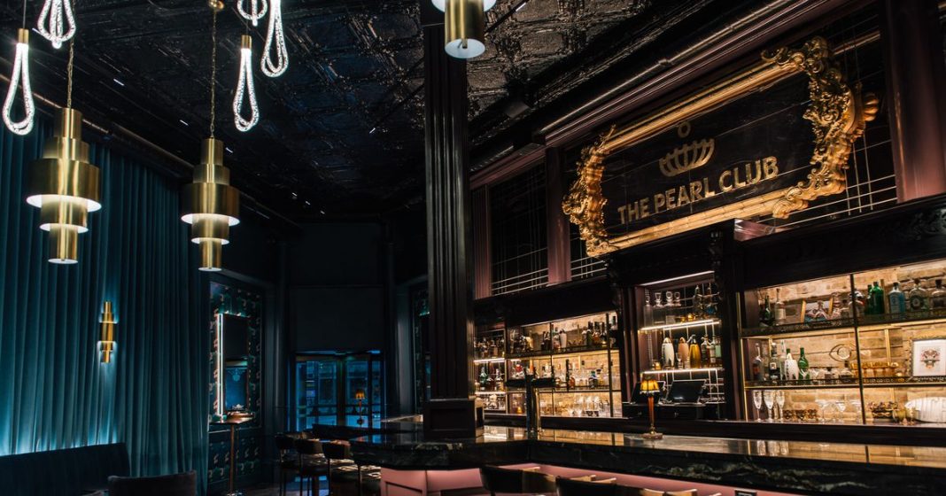 the-pearl-club’s-dramatic-design-erases-all-traces-of-a-dive-bar