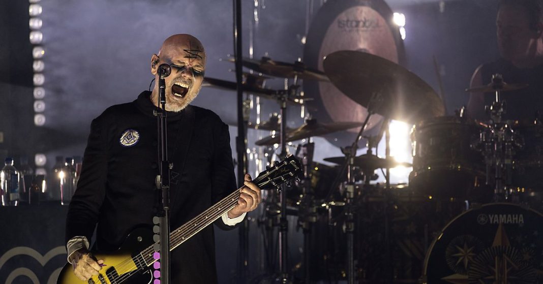 billy-corgan’s-tea-shop-will-celebrate-halloween-early-dressing-up-as-tower-records